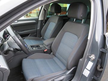 Fahrzeugabbildung Volkswagen Passat Variant GTE LED AHK KAMERA ACC E-KLAPPE 1