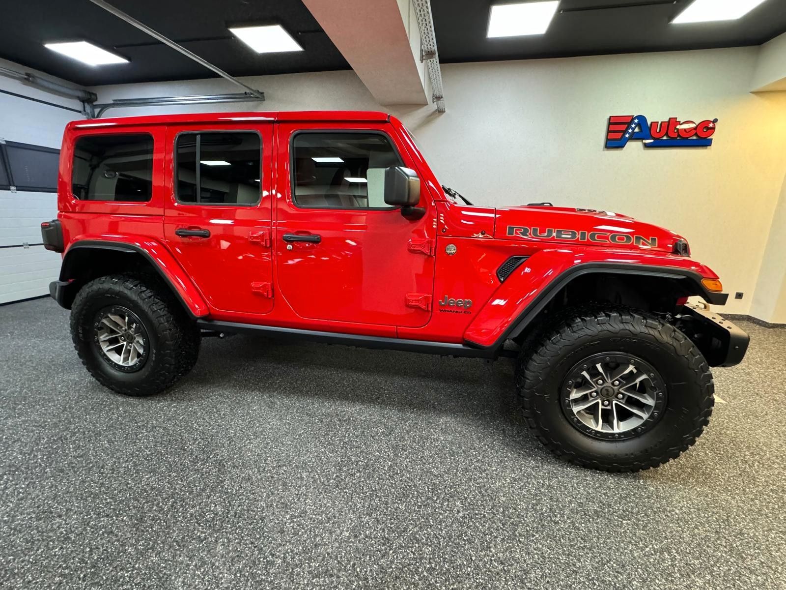 Fahrzeugabbildung Jeep RUBICON 392-6.4L HEMI V8-RECON 35"-STEEL BUMPER