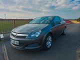 Opel  Opel Astra GTC 1.6 ECOTEC 111 Jahre Edition - Opel Astra aus 2010: Gtc