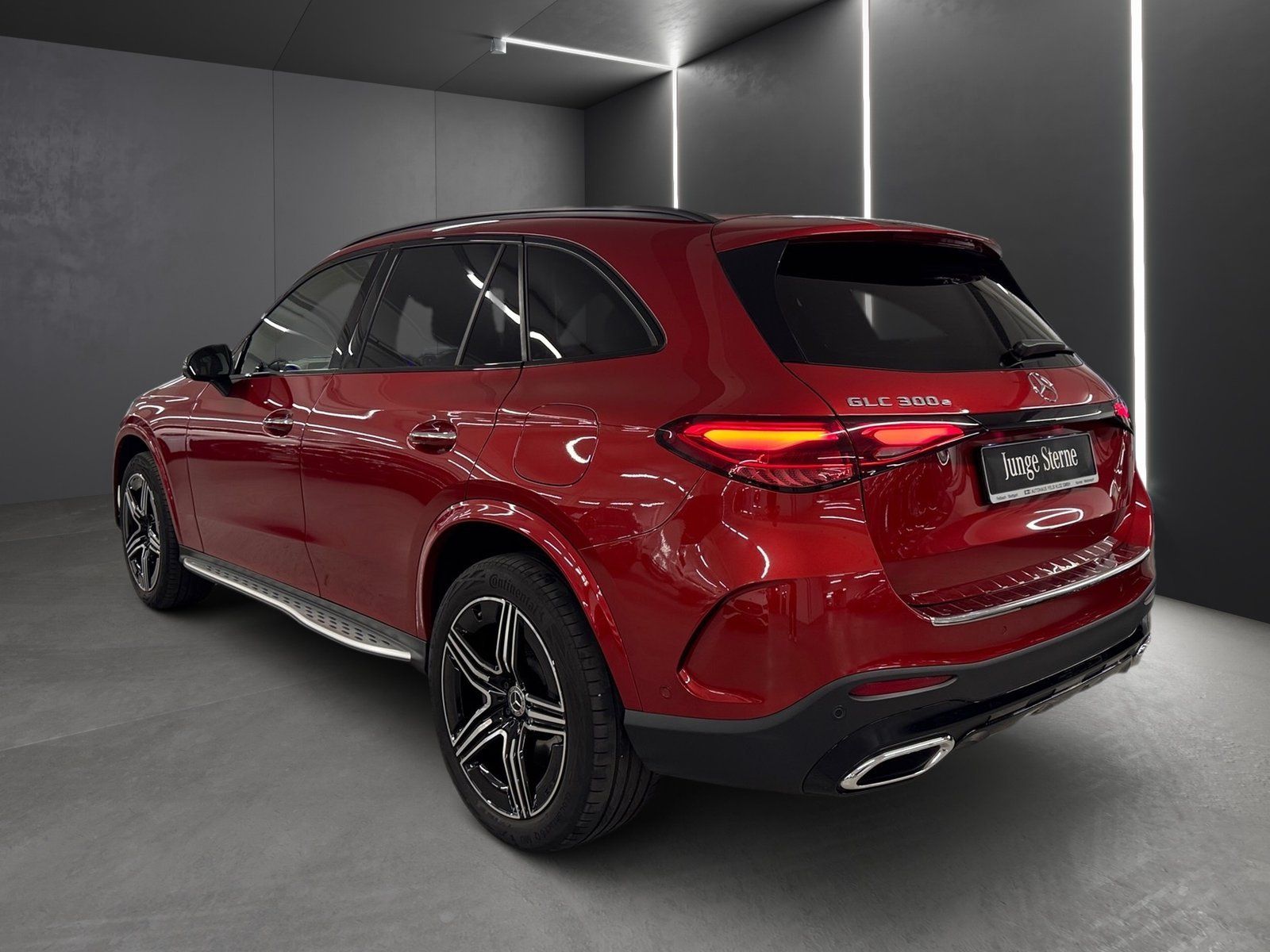 Fahrzeugabbildung Mercedes-Benz GLC 300 e 4M*AMG*Pano*AHK*DigitalL*Distronic*360