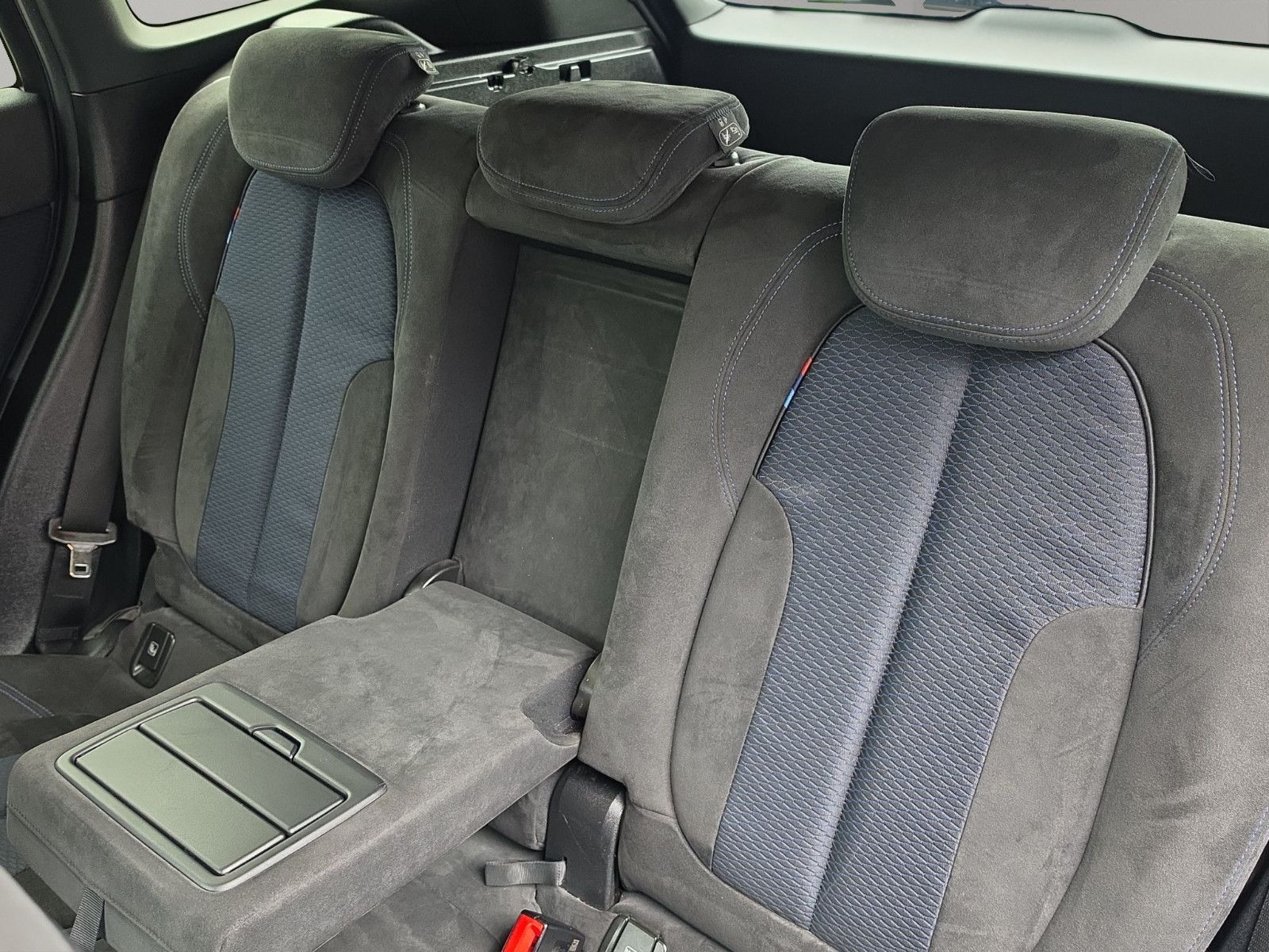 Fahrzeugabbildung BMW X1 xDrive 20 d M-Sport Automatik