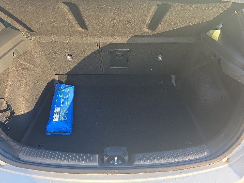 Fahrzeugabbildung Hyundai i30 1.5T 140PS N LINE Sitz Pano