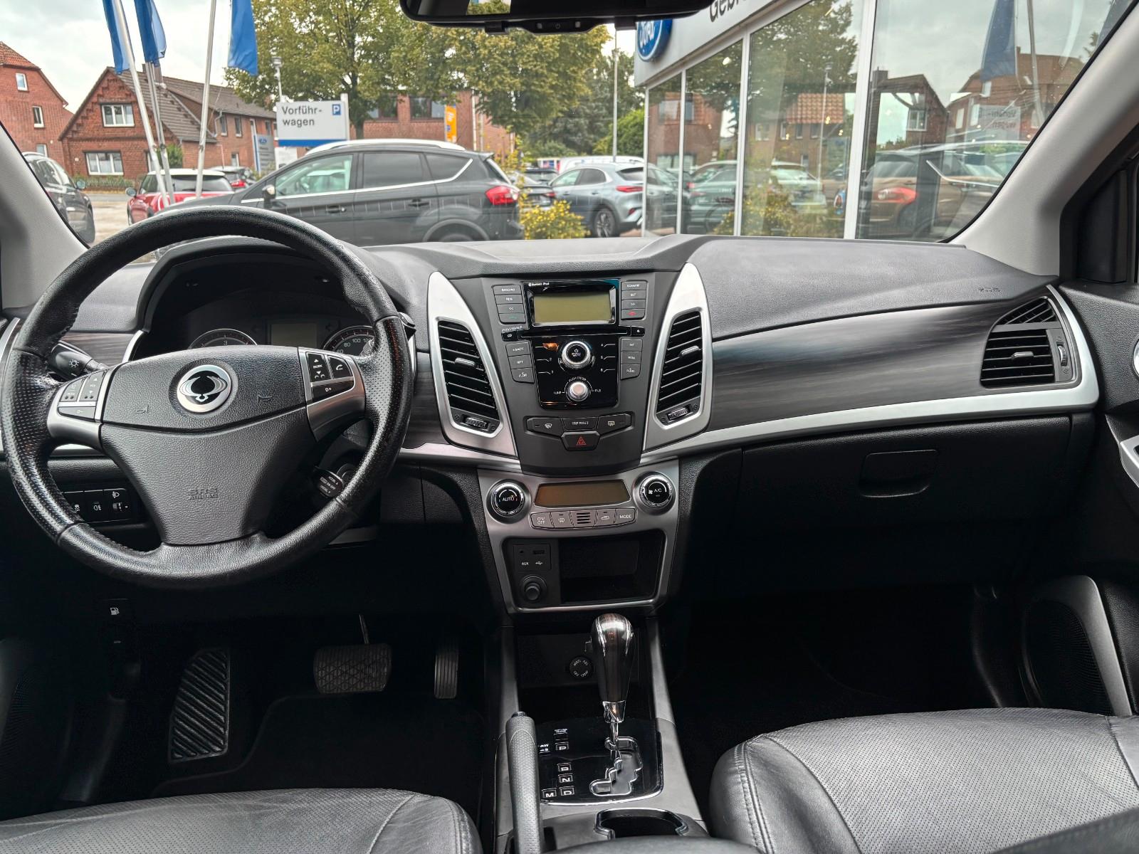 SsangYong Korando 2014 — photo 21
