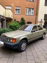 Mercedes-Benz 230e Oldtimer  - Mercedes-Benz 230 Gebrauchtwagen in Nürnberg