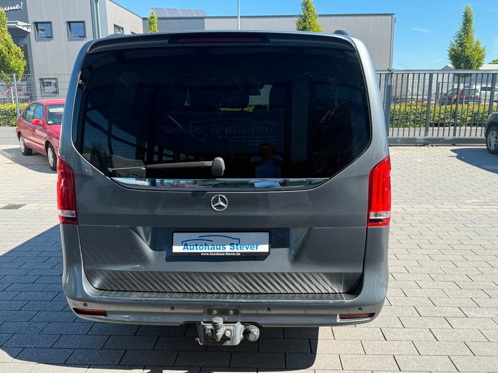 Mercedes-Benz V 220