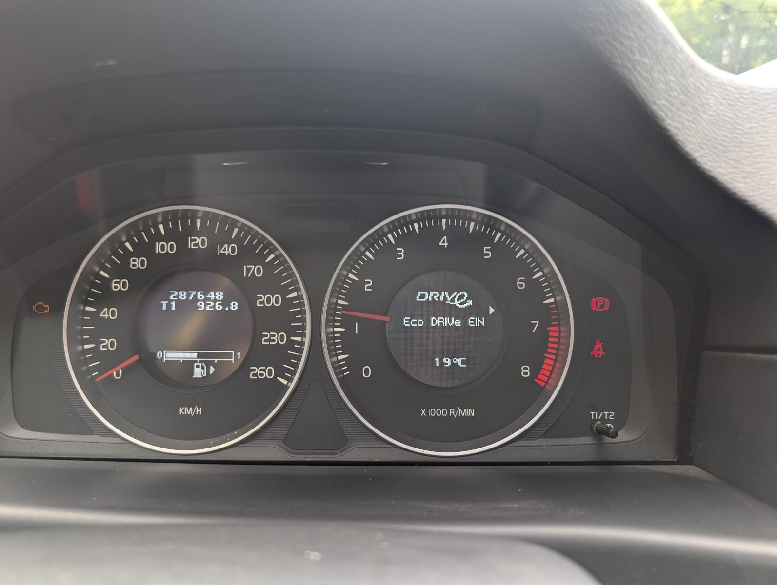 Volvo V70 2012 — photo 7