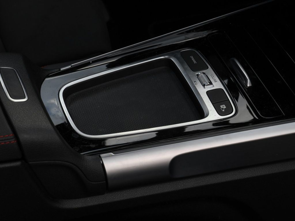 Mercedes-Benz EQB 250 AMG-Sport Pano 7.Sitzer Memo Night Dist foto 8