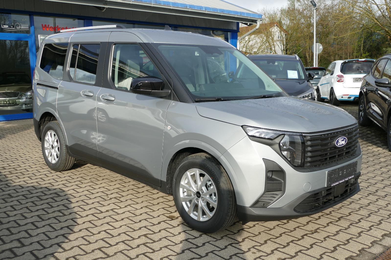 Ford Tourneo Courier Titanium*KAM*PDC*SITZHEIZ***