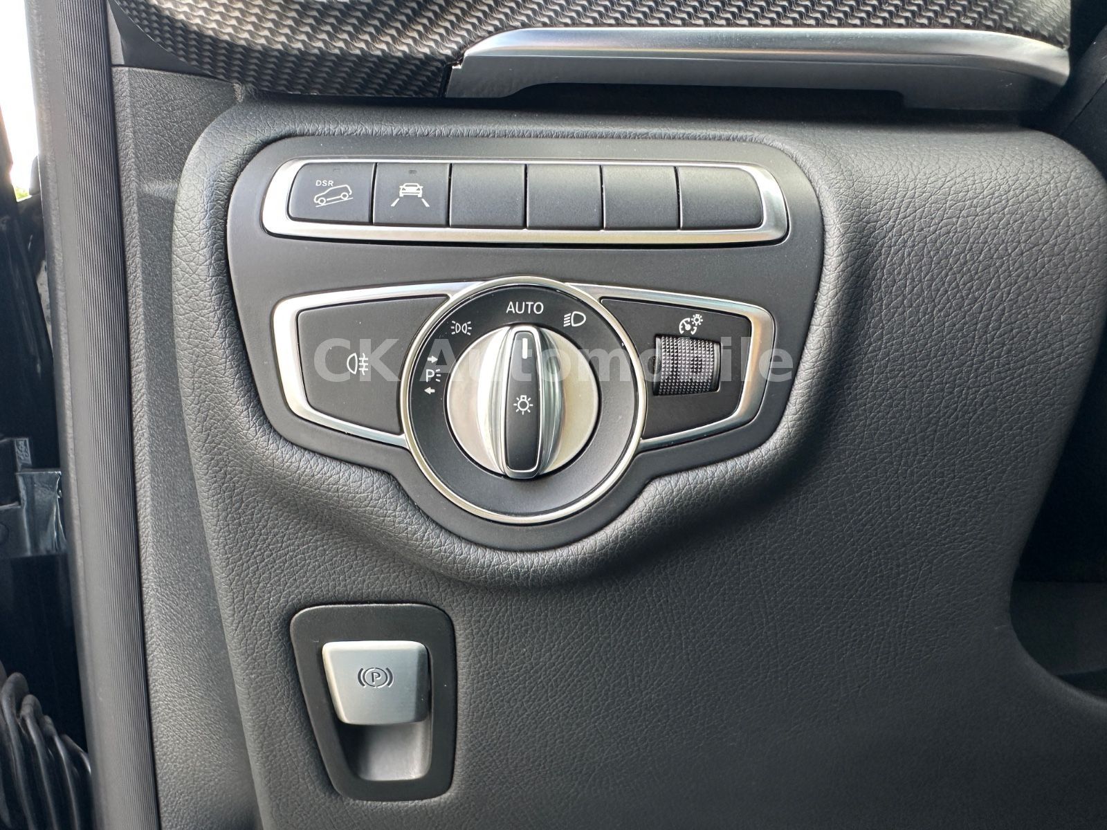 Fahrzeugabbildung Mercedes-Benz V 300d 4 Matic AVANTGARDE AMG-Line/6 Sitze/Pano