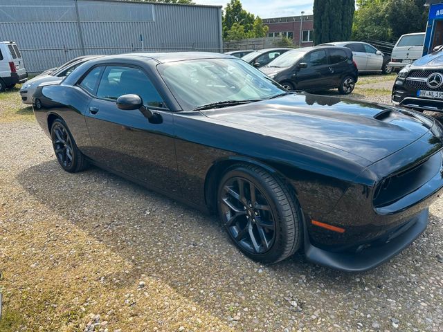 Dodge Challenger RT 2019 schwarz Top Zustand