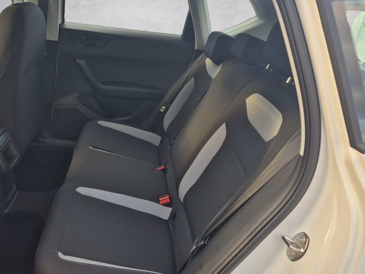 Fahrzeugabbildung SEAT Ateca Reference Edition Tempomat