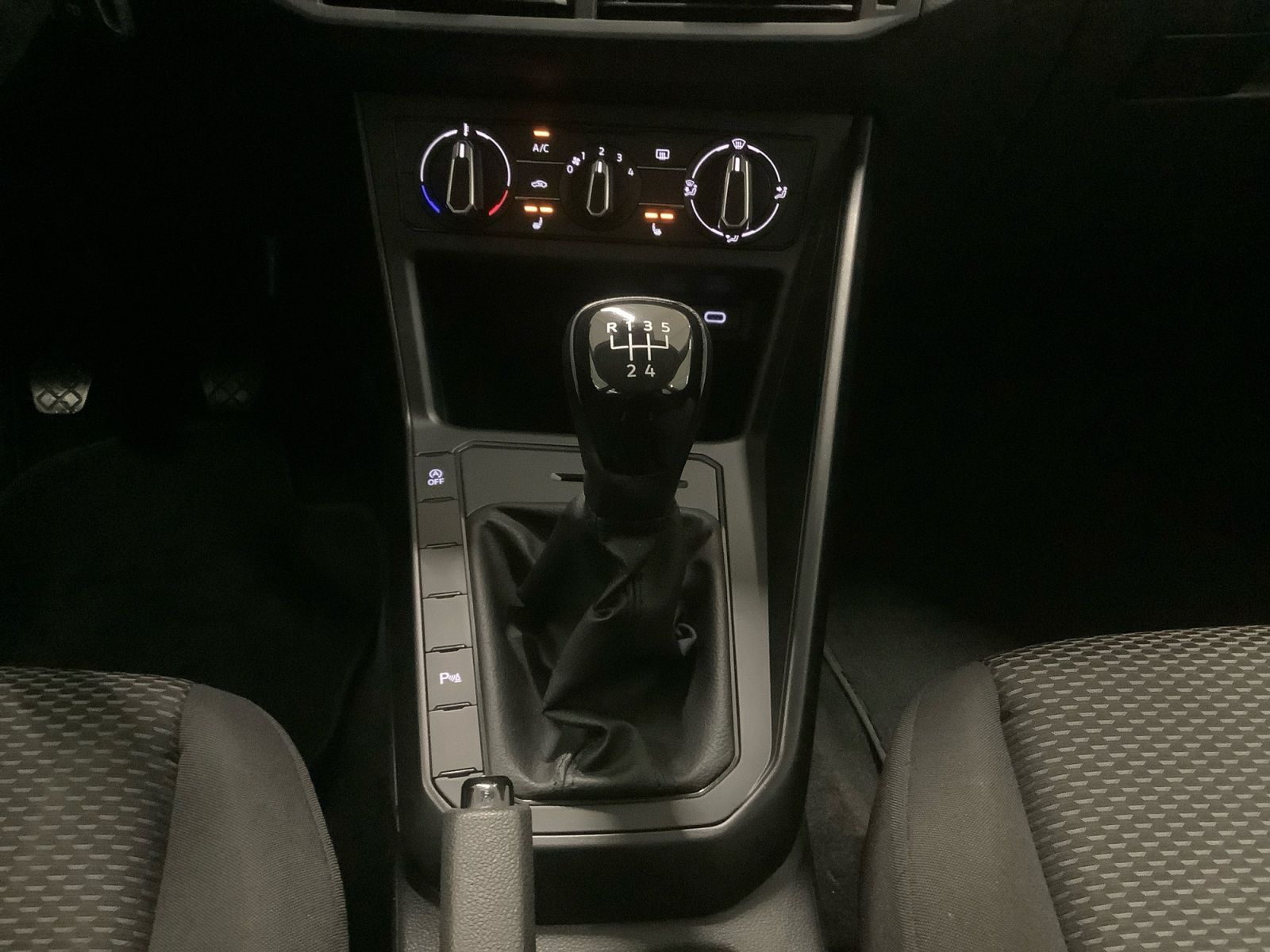 Polo 1,0 l 59 kW  LED, Klima, SHZ, PDC