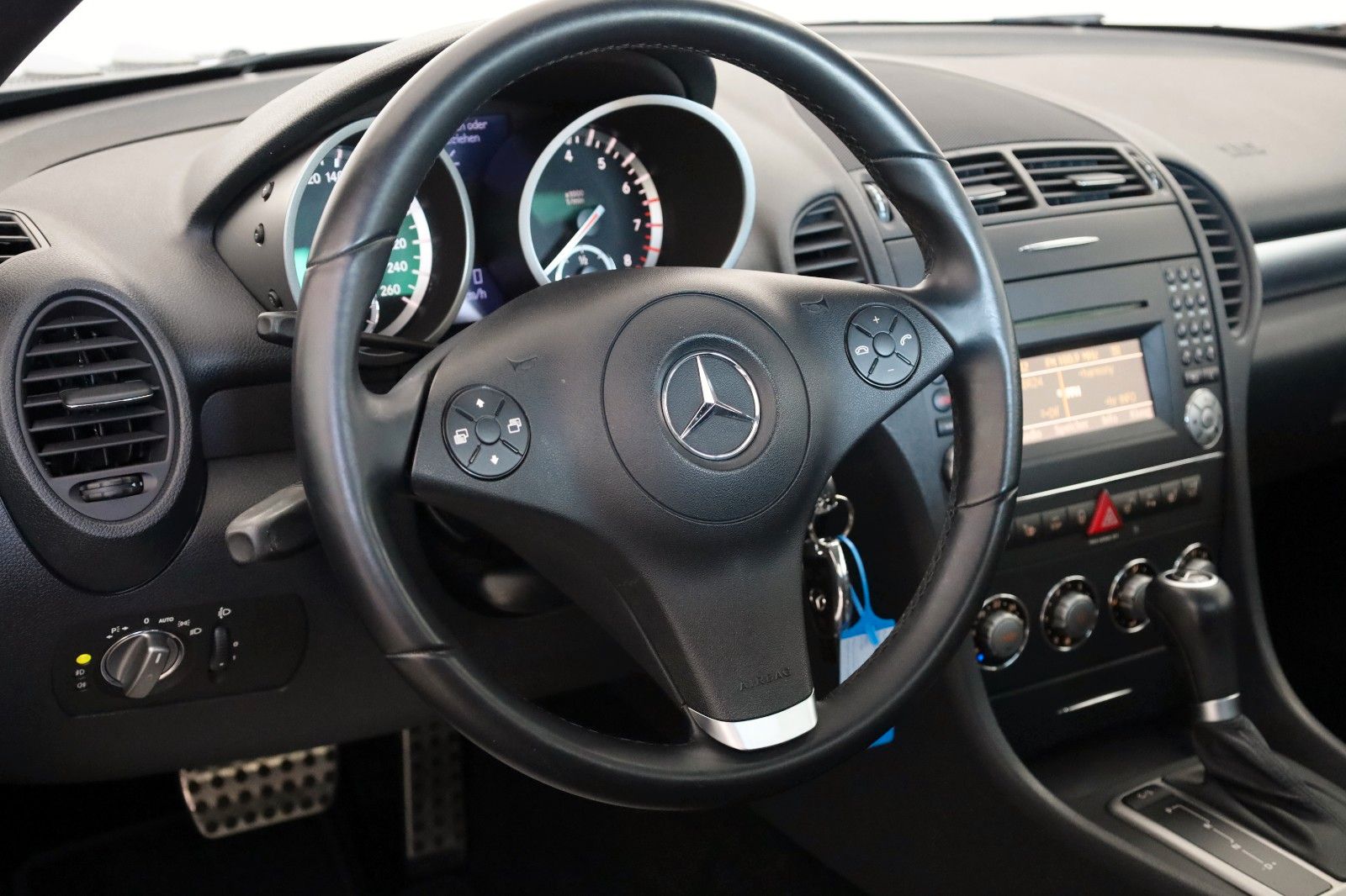 Fahrzeugabbildung Mercedes-Benz SLK 200 Kompressor Roadster Leder,Navi,Airscarf