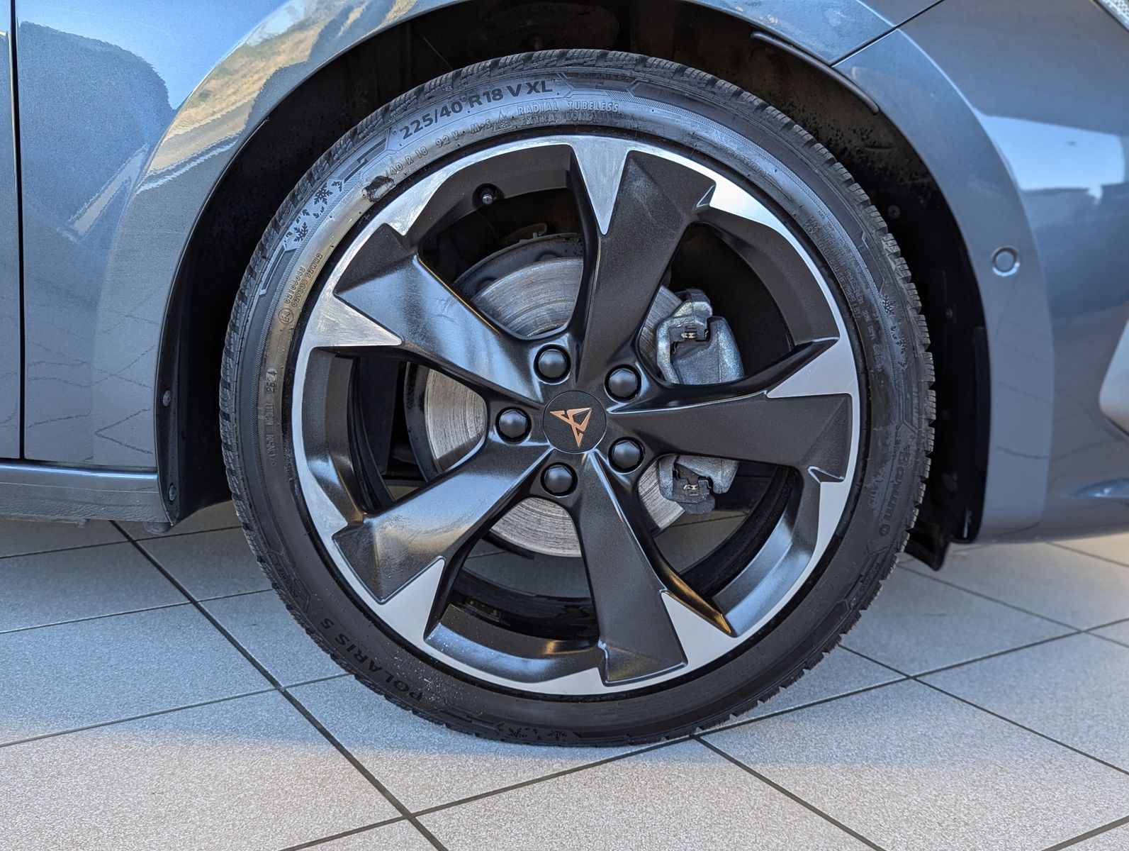 Fahrzeugabbildung CUPRA Leon 1.5eTSI DSG Matrix Cam Vision+ Full Link