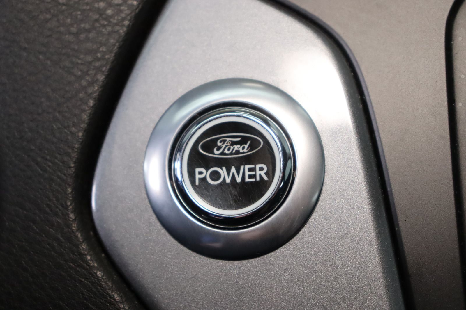 Fahrzeugabbildung Ford Mondeo 2.0TDCi Turnier * Navi * Memory * Sitzhz.