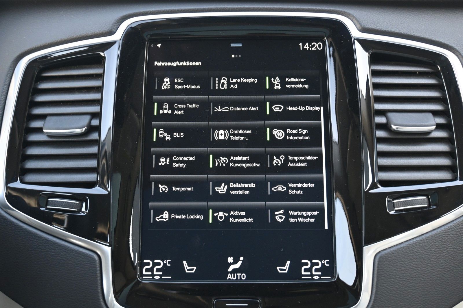 Fahrzeugabbildung Volvo XC90 T8 AWD Recharge Inscription*PANO*STHZ*B&W
