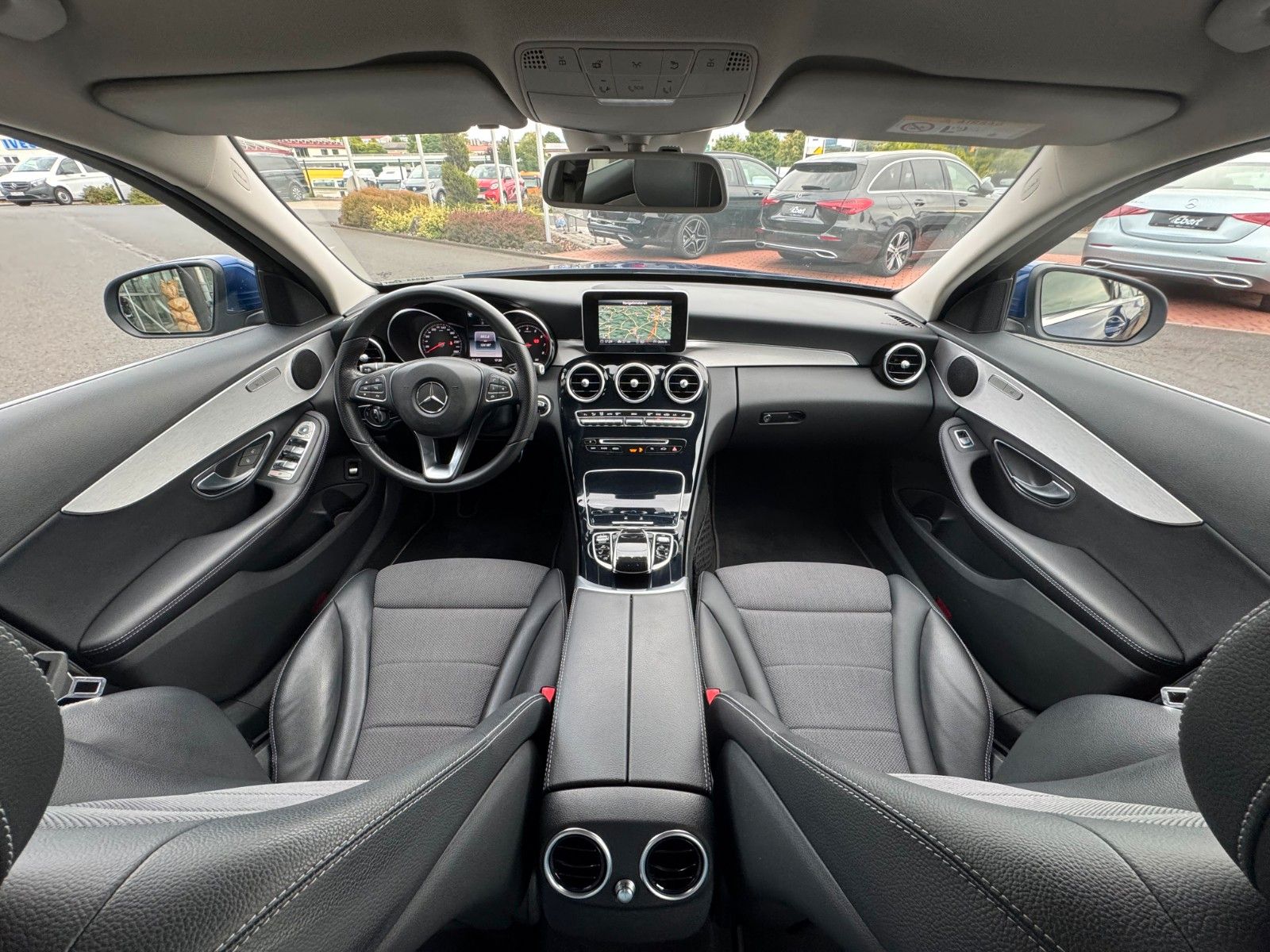 Fahrzeugabbildung Mercedes-Benz C 300 T Avantgarde+Ambiente+LED+IHC+SpiegelP