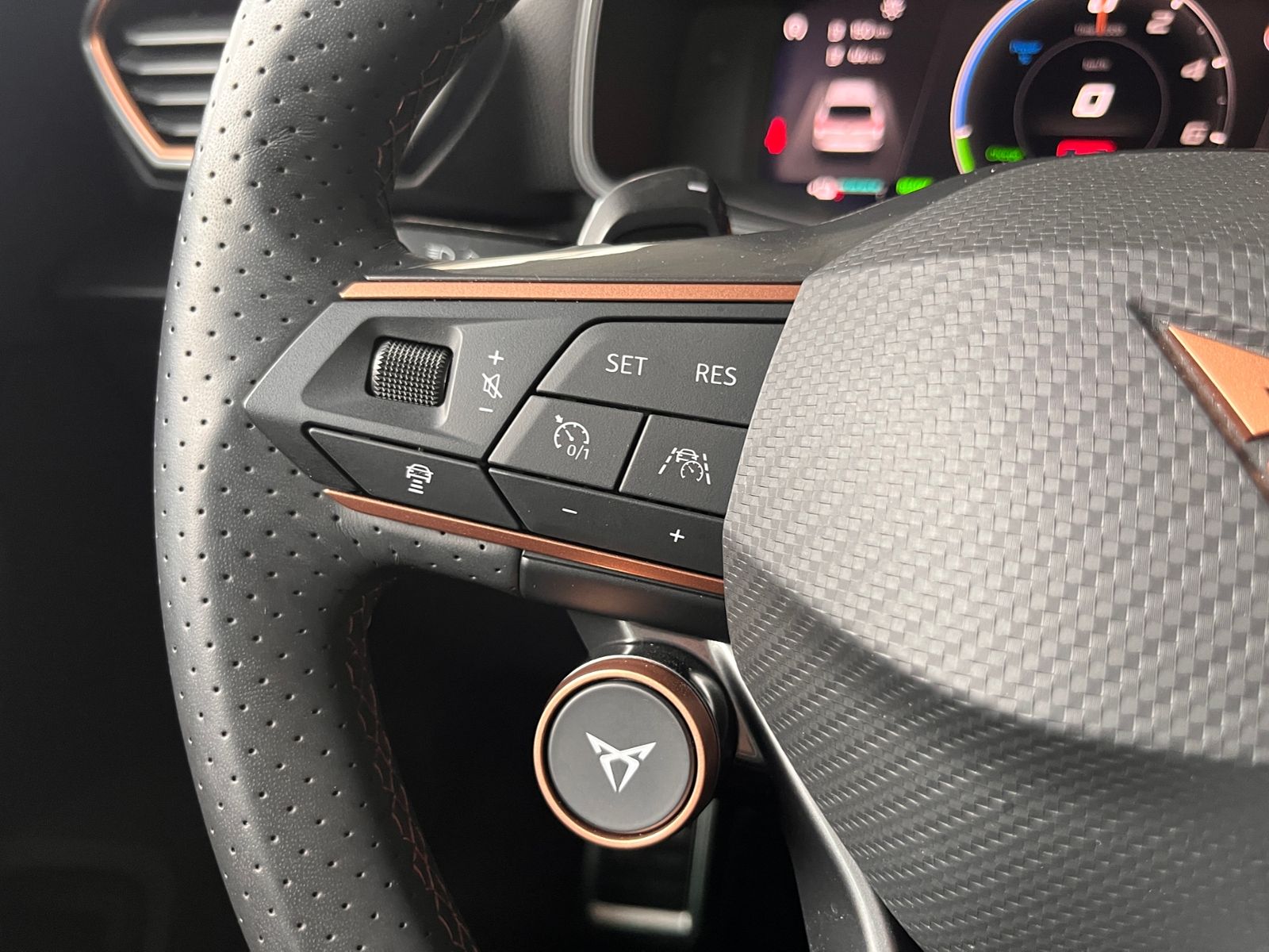 Fahrzeugabbildung CUPRA Leon Sportstourer VZ e-Hybrid RFK SHZ NAV