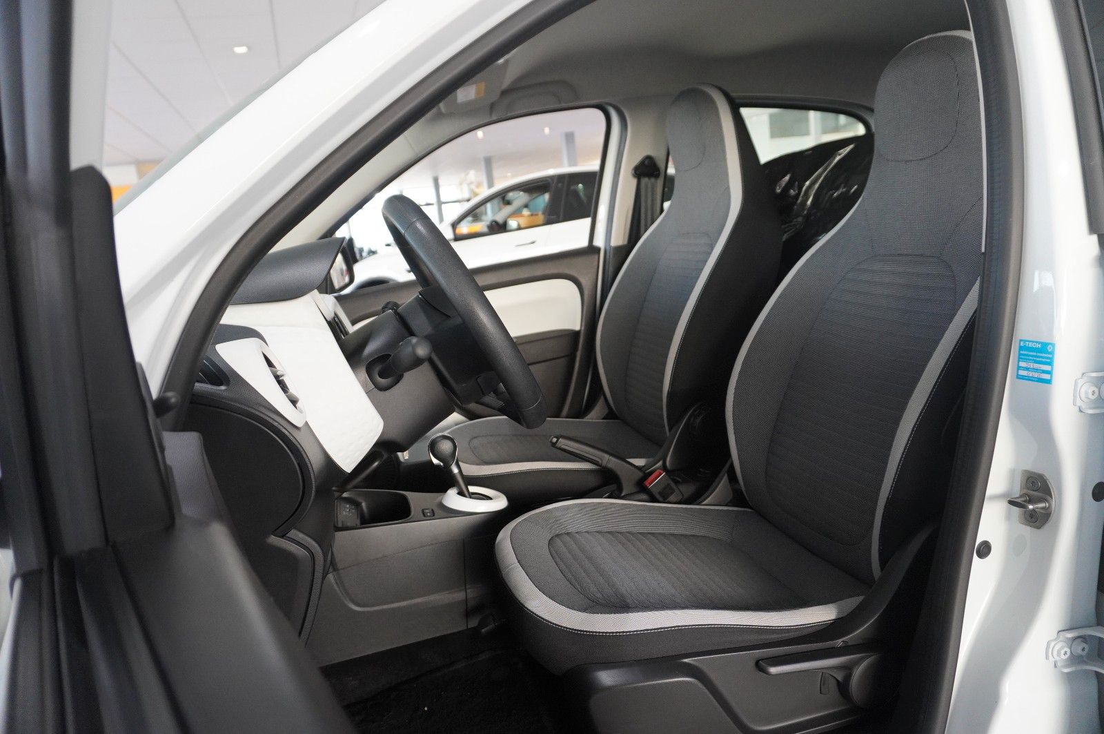 Fahrzeugabbildung Renault Twingo Zen Electric NAVI/LED/USB/TOUCH/DAB/SPORT