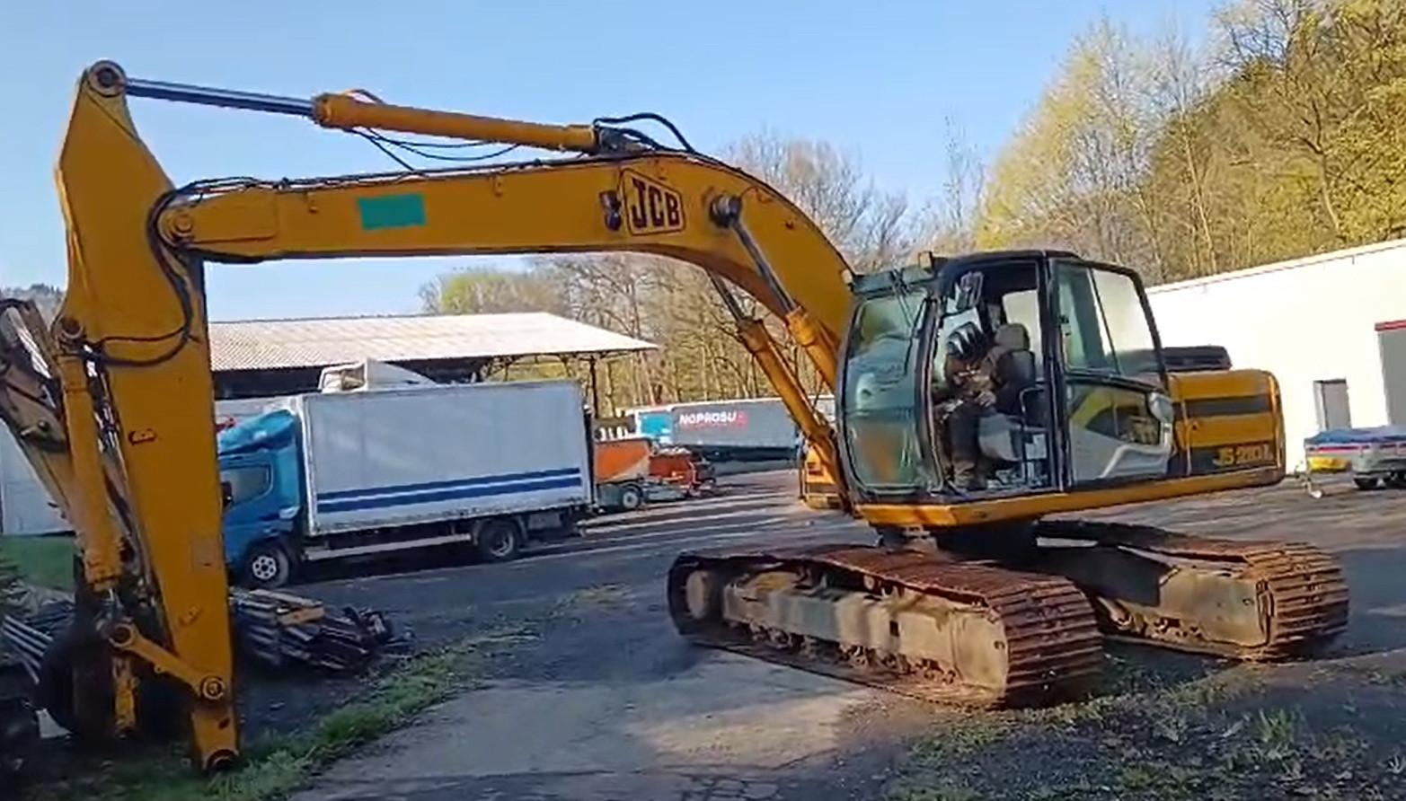 JCB JS 210L