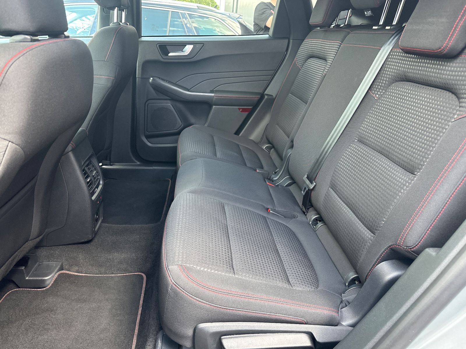 Fahrzeugabbildung Ford Kuga 2.5 PHEV ST-Line NAV+LED+KAMERA+SHZ+18ZOLL