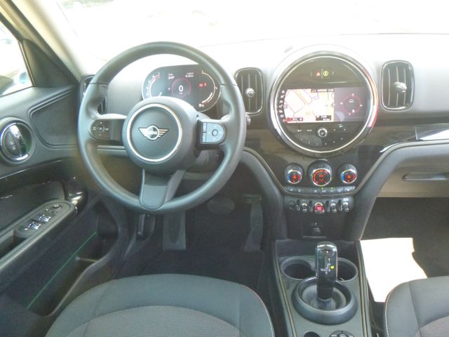 Fahrzeugabbildung MINI COOPER Countryman >AUT/KAM/NAVI/SHZ<