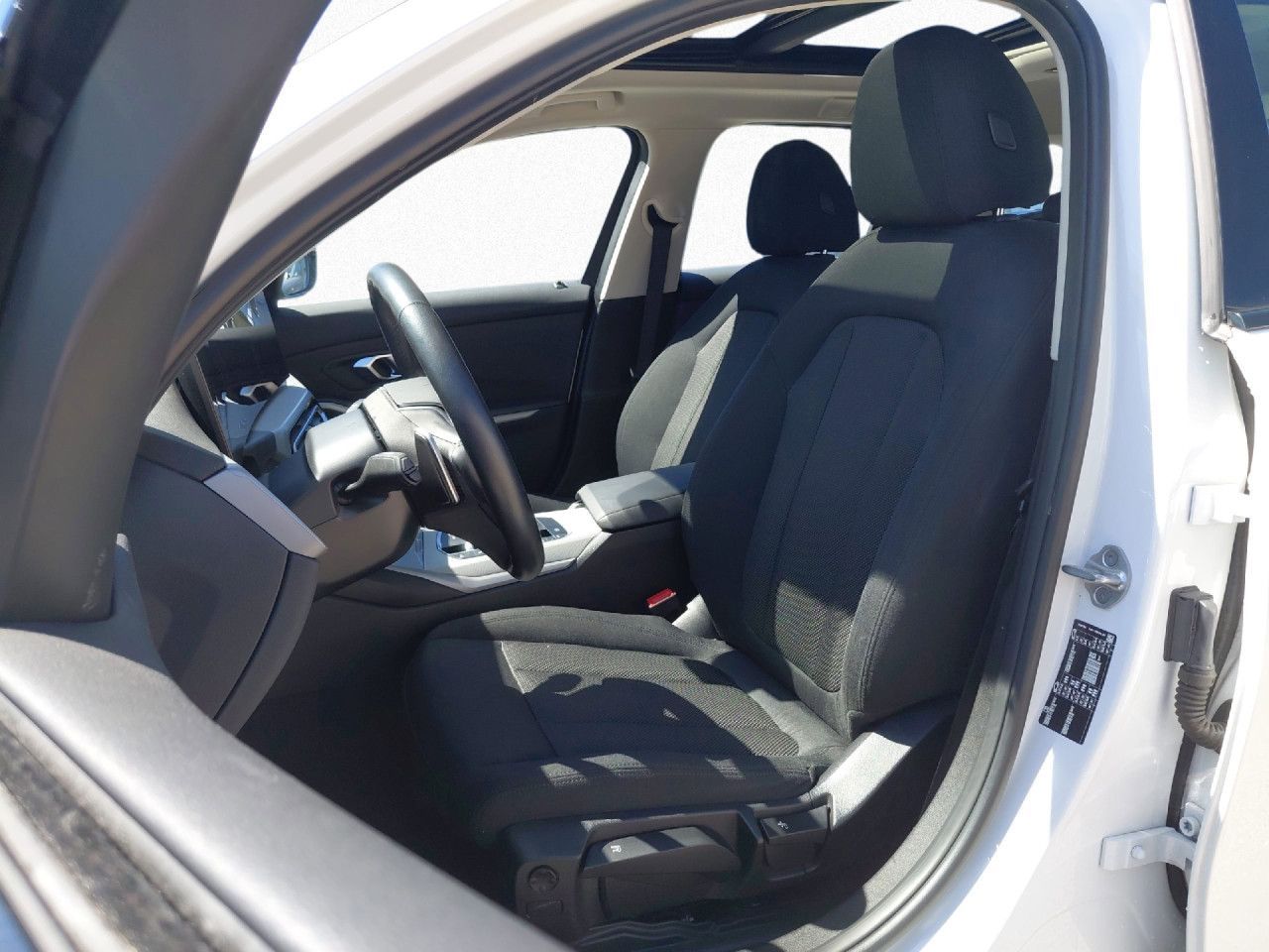 BMW 318d Touring Aut.,Pano,HUD,Kamera,Shadow,DA,SHZ foto 13