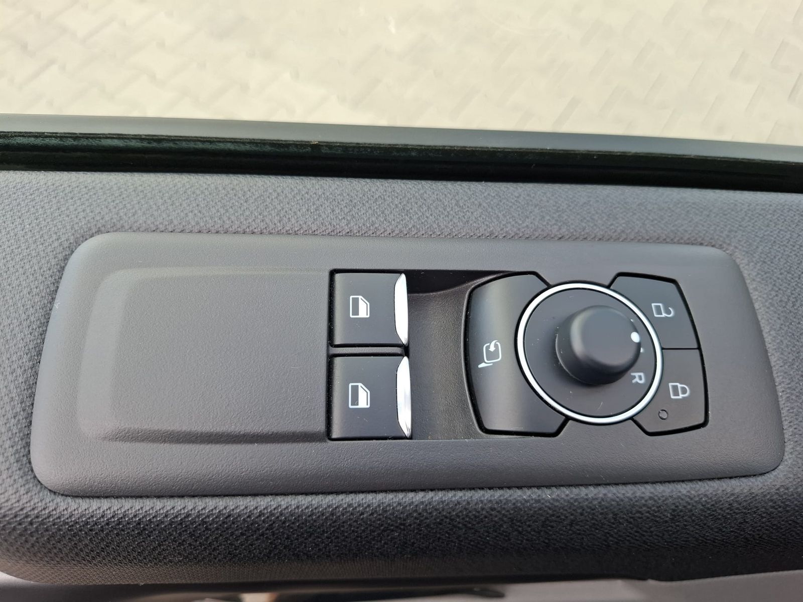 Fahrzeugabbildung Ford Tourneo Custom L1 Titanium X MATRIX*STANDH.*AHK