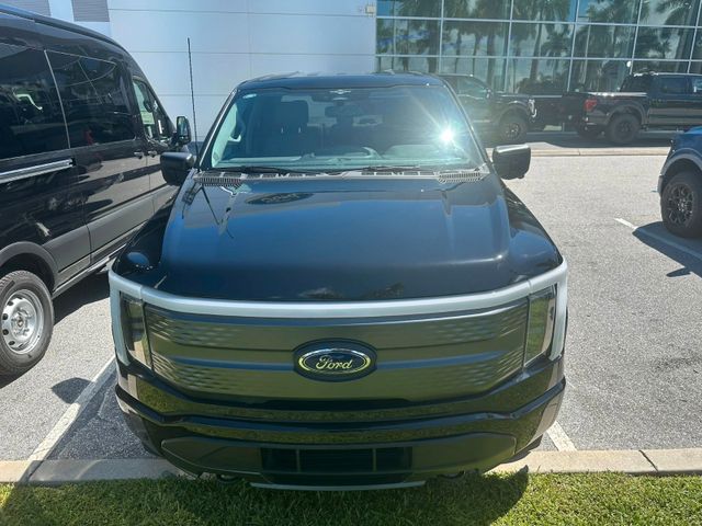 Ford F 150 Lightning SXT AWD  Elektro 2023 schwarz