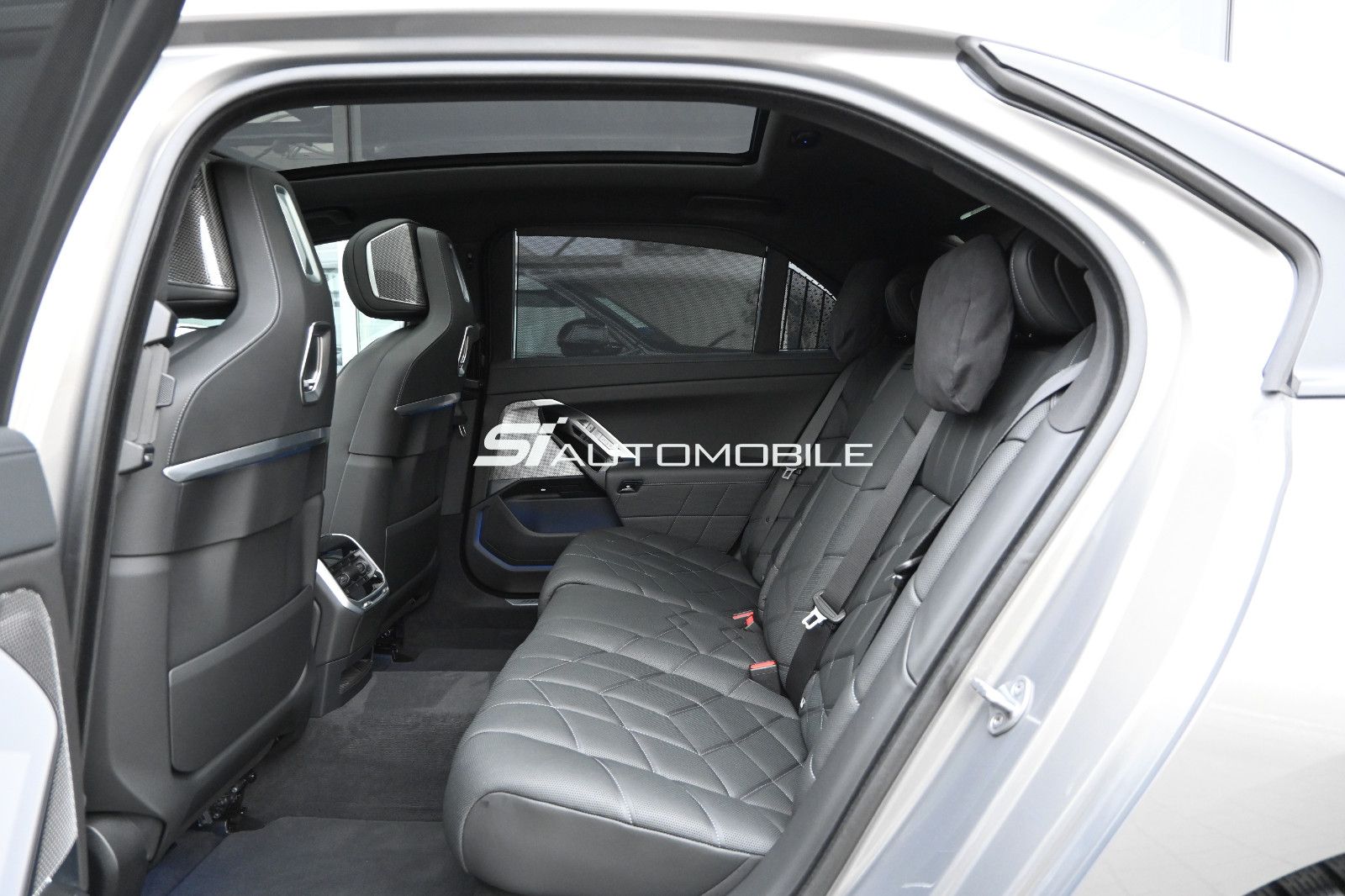 Fahrzeugabbildung BMW 750e xDrive M-Sport °SHADOW°EXEC.DRIVE°INTEGRAL