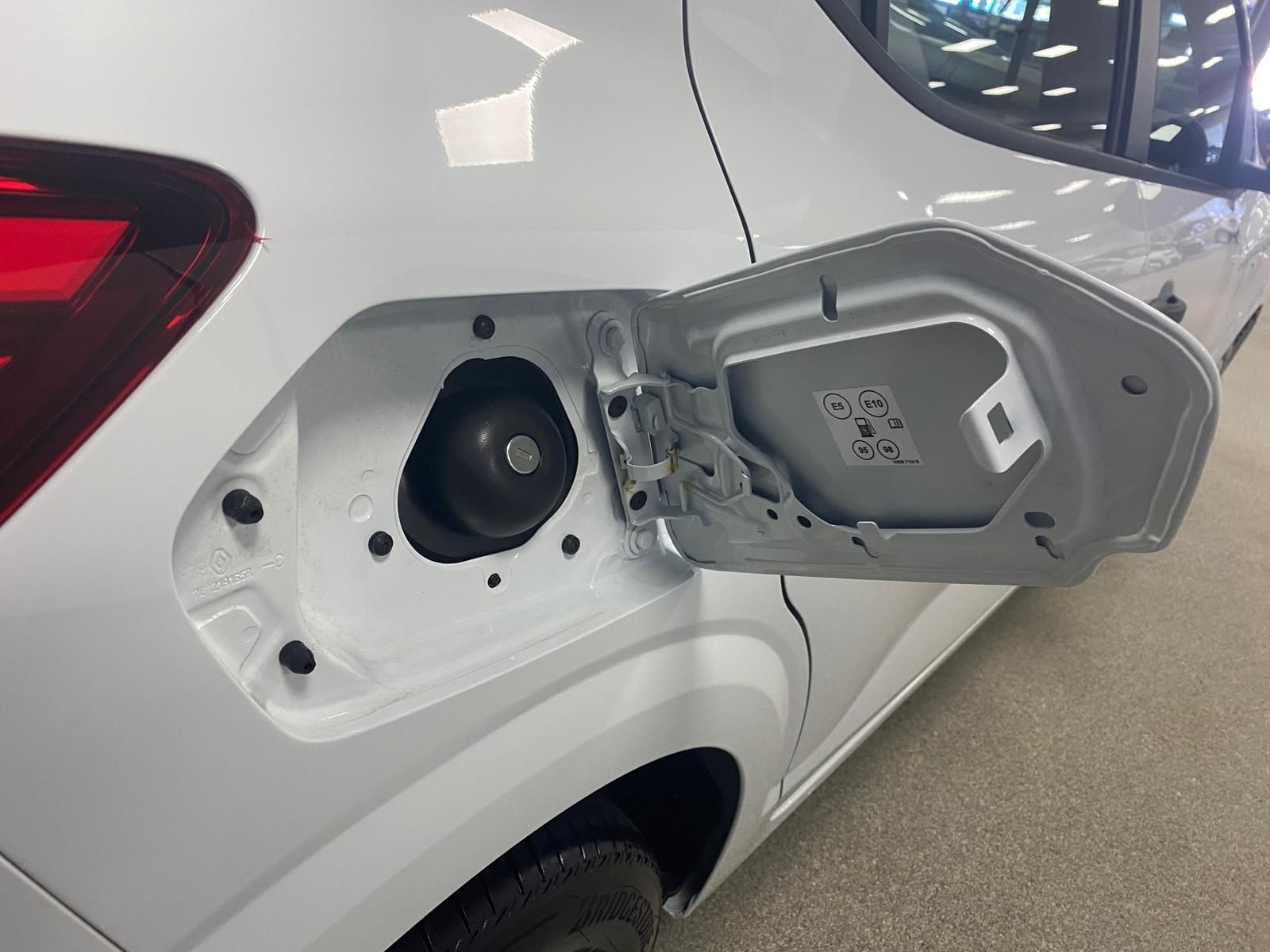 Fahrzeugabbildung Dacia Sandero 1.0 SCe KAT Essential KLIMA+PDC+LED