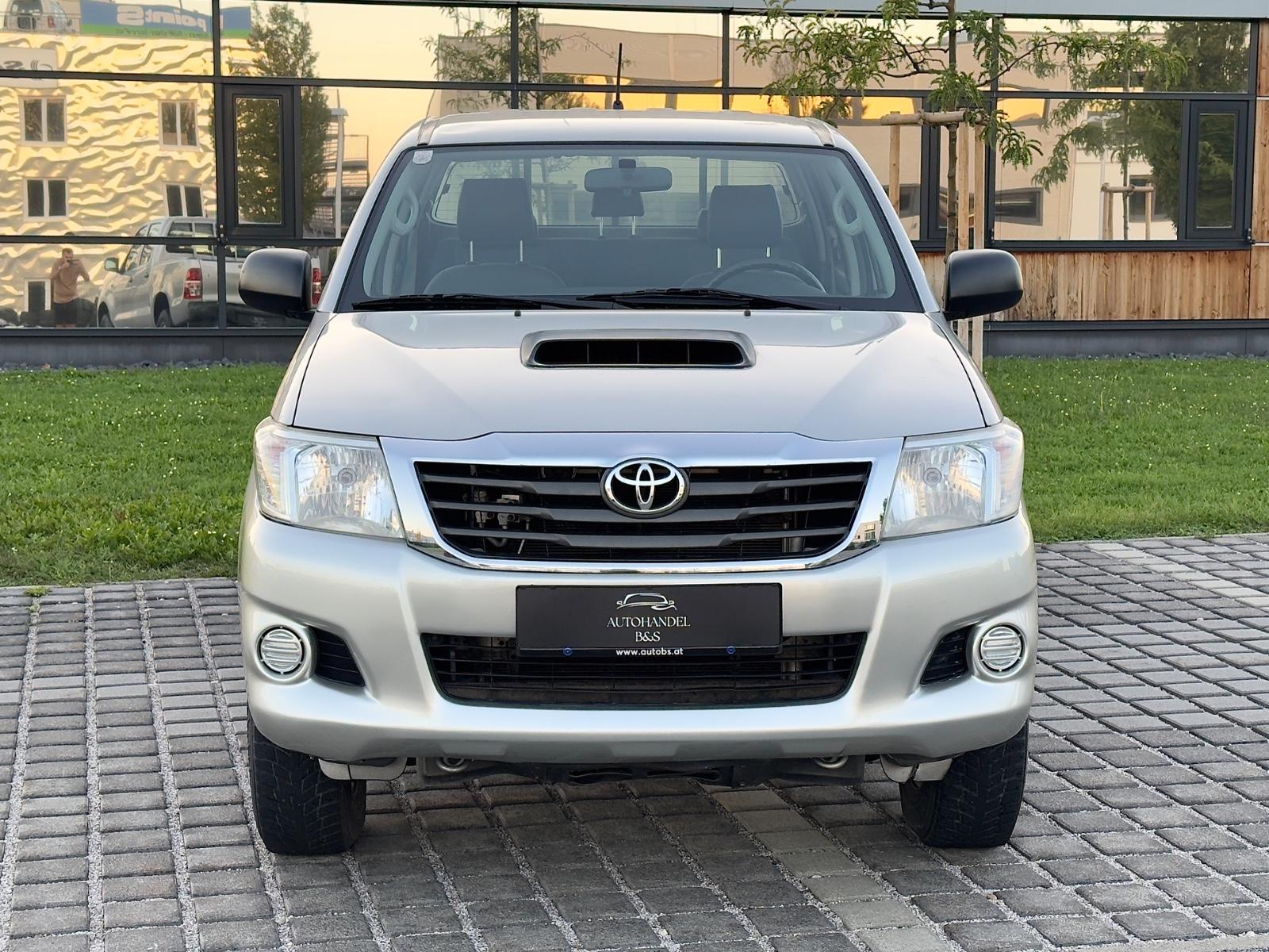 Toyota Hilux DK Country Double Cabine 2.5 D-4D 144ch 4x4 - 1 ère main - Révision faite - 65 000km - Carnet entretien