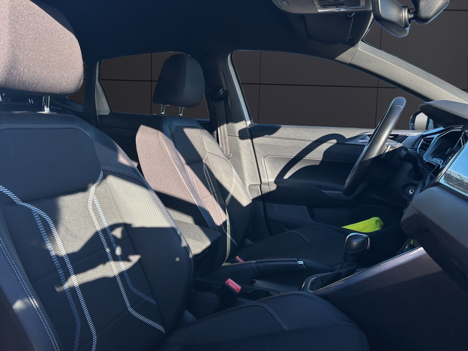 Fahrzeugabbildung Volkswagen Polo Highline TSI DSG LED ACC SH PDC Climatronic