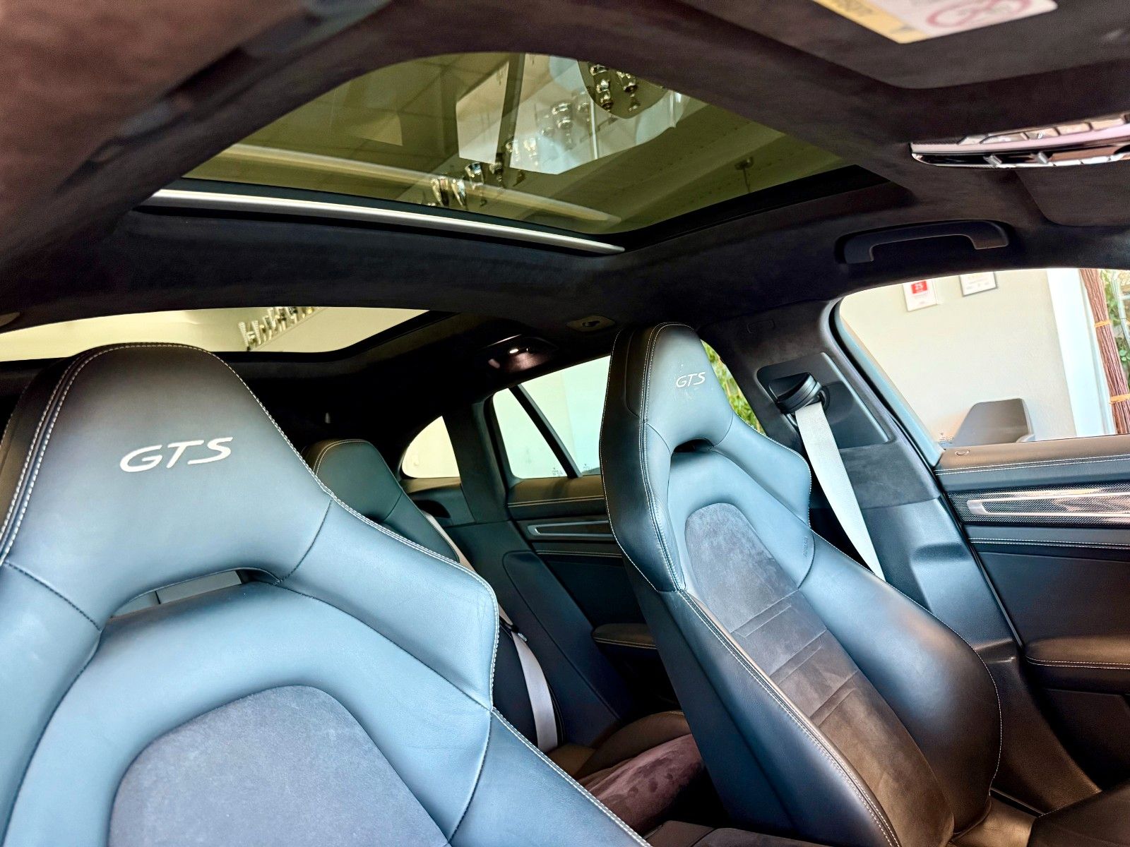 Fahrzeugabbildung Porsche Panamera GTS Sport Turismo Panorama/ACC/HeadUp