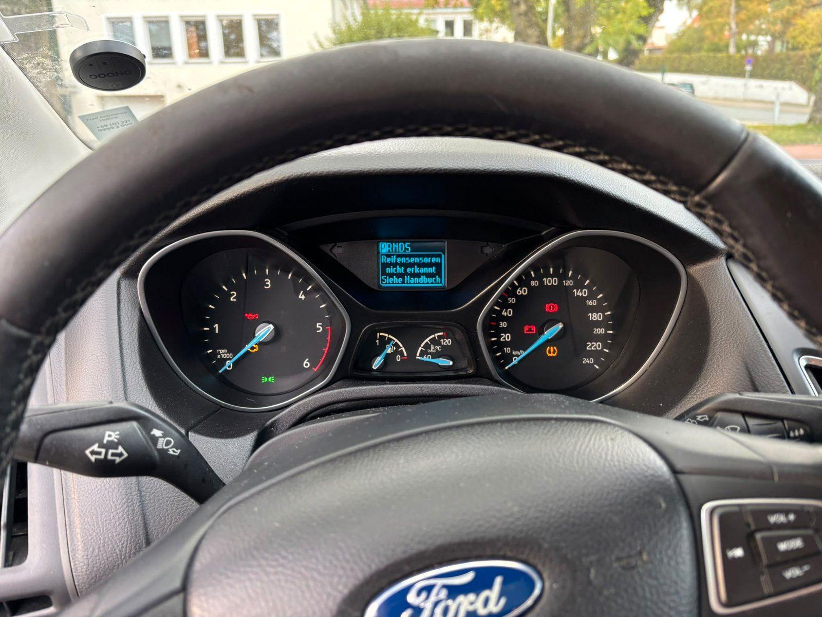 Ford Focus 2015 — photo 13