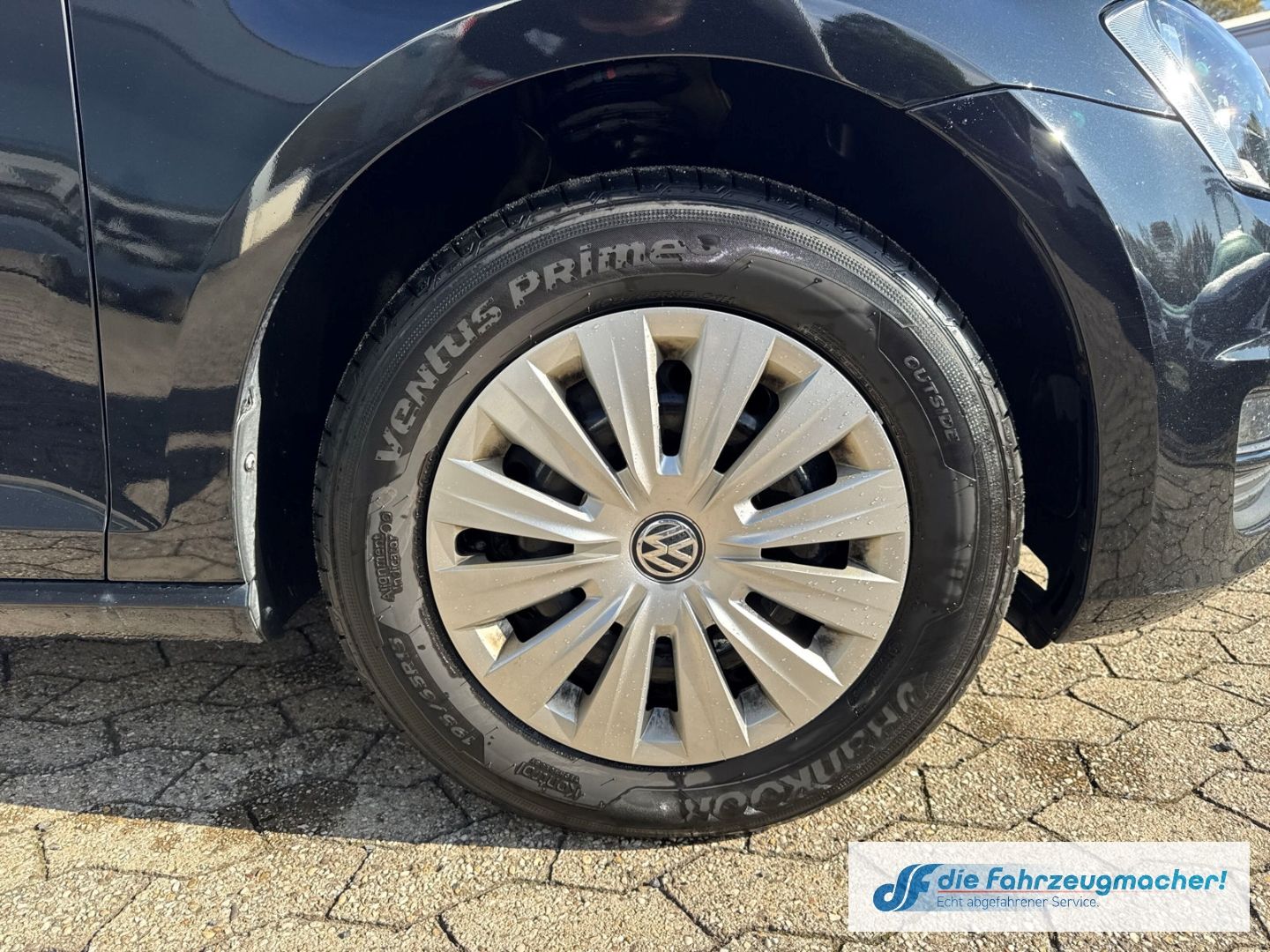 Fahrzeugabbildung Volkswagen Golf VII Trendline BMT Dyn. Kurvenlicht *EXPORT