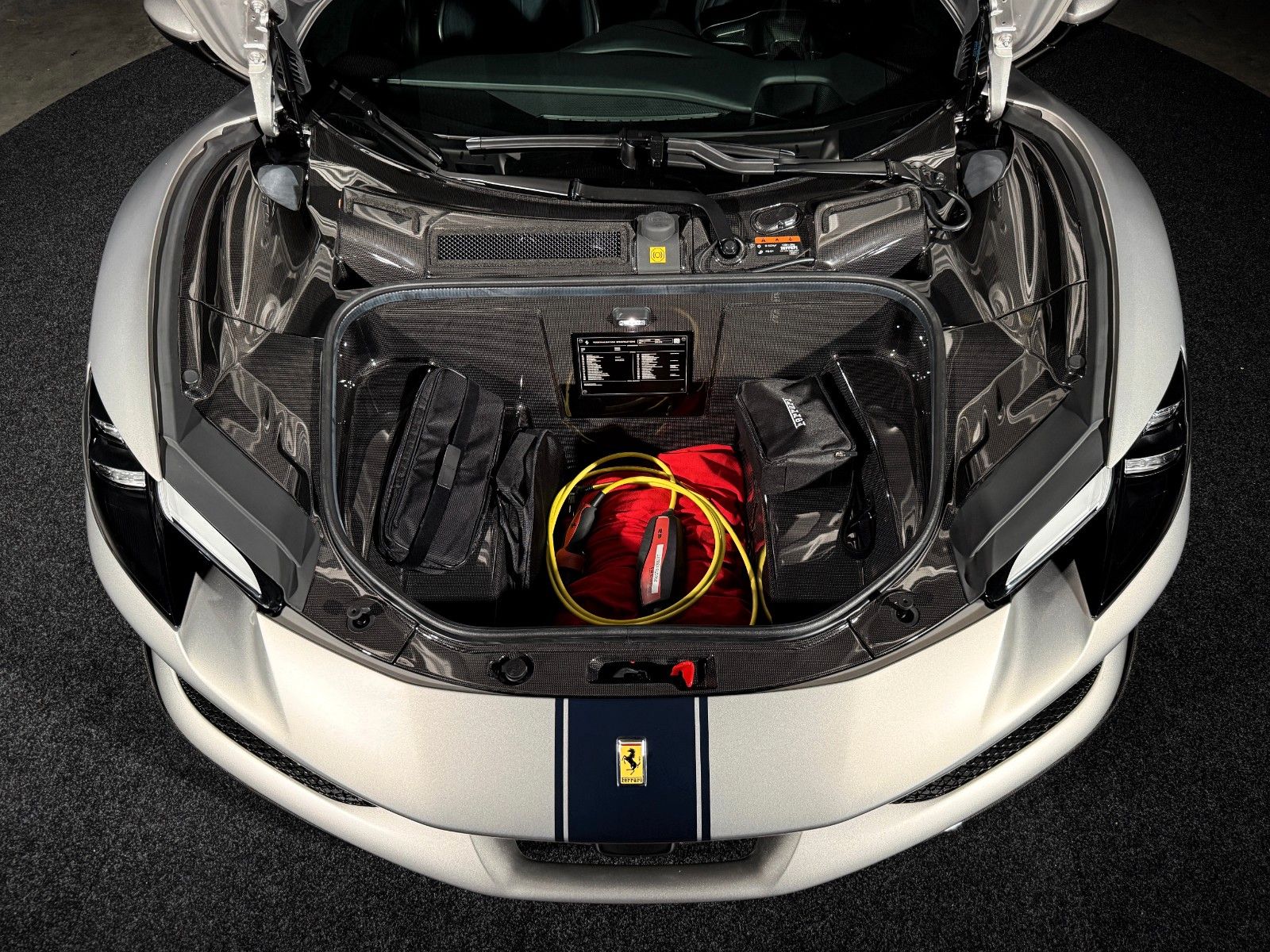Fahrzeugabbildung Ferrari 296 GTB + Assetto Fiorano + Atelier + Allum. Opa