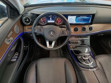 Mercedes E 200 - 7