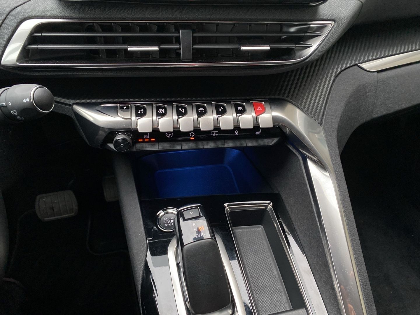 Fahrzeugabbildung Peugeot 3008 Hybrid 225 Allure Pack 1.6 Plug-In EU6d *NA