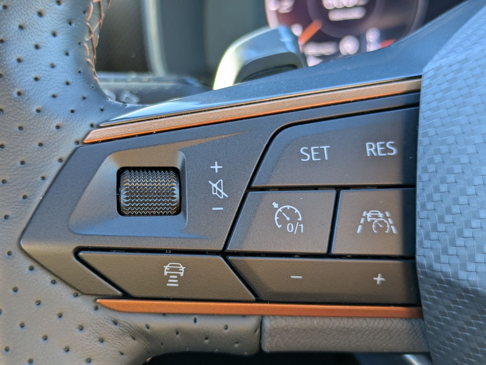 Fahrzeugabbildung CUPRA Leon 1.5 eTSI DSG MATRIX-LED*ACC*APP*KAMERA*18"