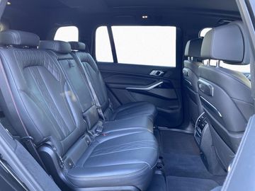 BMW X7 M60 - 11