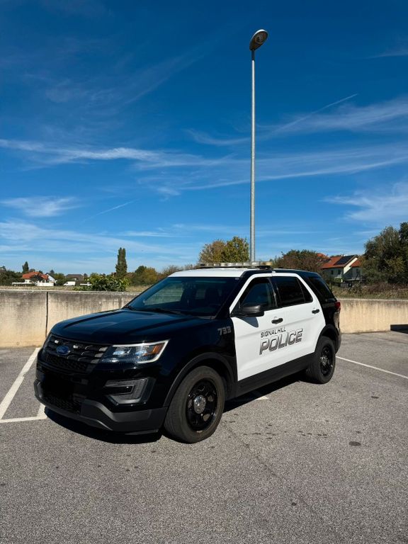 Image of Ford Explorer