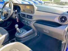 Fahrzeugabbildung Hyundai i10 1.0 KLIMA SHZ LRHZ ALLWETTER PDC BLUETOOTH
