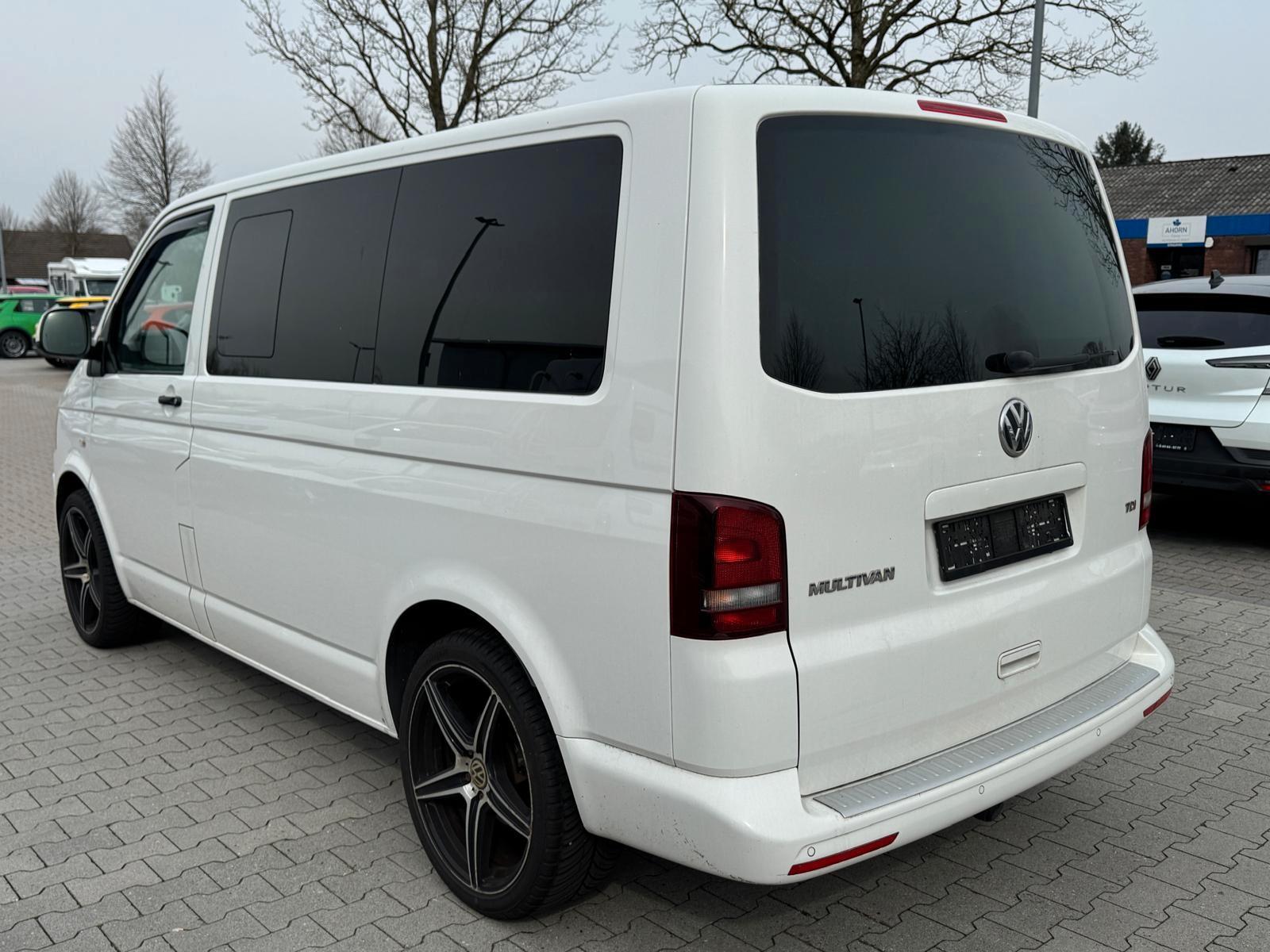 Volkswagen T5 Multivan Edition 25 2.0 TDI 179 ch BVA / 7 places / Alcantara / Toit panoramique / Chauffage auxiliaire