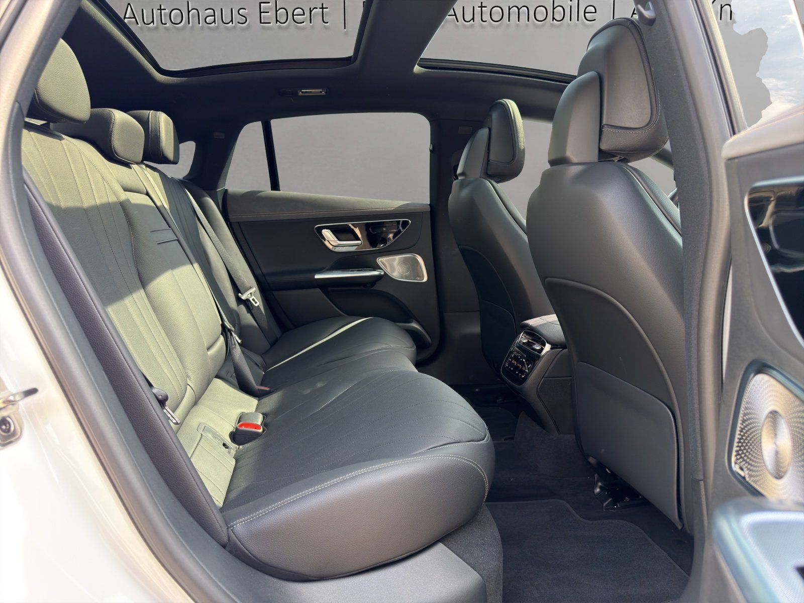 Fahrzeugabbildung Mercedes-Benz EQE350 AMG Prem+ AIRMATIC Sitzklima HAL Memo HUD