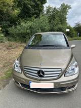 Mercedes-Benz B 200 - Sports Tourer - Mercedes-Benz mit Benzin-Antrieb: Beige