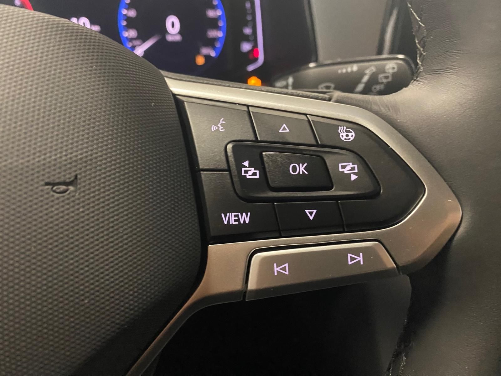 Fahrzeugabbildung Volkswagen Golf Variant 2.0 16V T FSI R BMT/Start-Stopp 4Mo