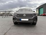 Volkswagen Touareg 4.0 V8 TDI - Der letzte seiner Art - VW Touareg Gebrauchtwagen in Lübeck