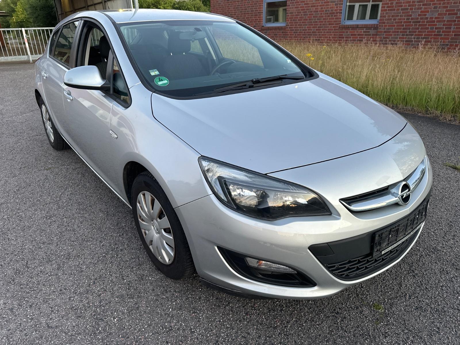 Opel Astra J Lim. 5-trg. Selection
