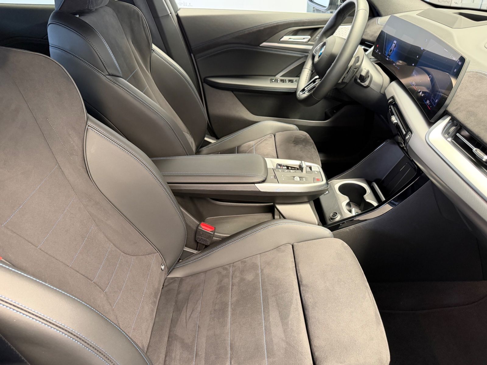 BMW X2 20 d xDrive M Sport 360° Cam KeyLess HUD AHK foto 16